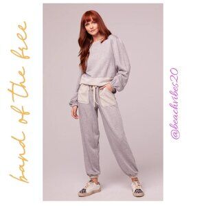BAND OF GYPSIES Loy Heather Gray Shimmer Joggers Medium NWT O-254